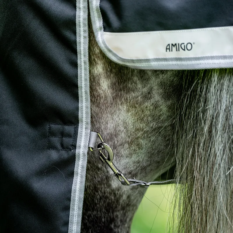 Amigo Bravo 1200D Plus Lite 0g V-Front Turnout Rug - Black/Titanium Grey-6