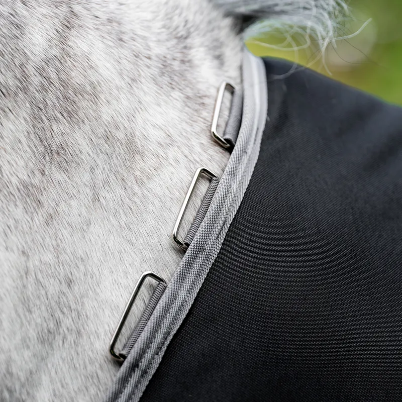 Amigo Bravo 1200D Plus Lite 0g V-Front Turnout Rug - Black/Titanium Grey-7