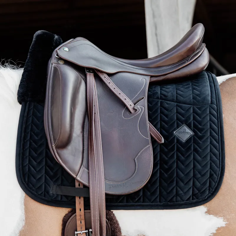Kentucky Skin Friendly Velvet Dressage Saddlecloth - Black-1