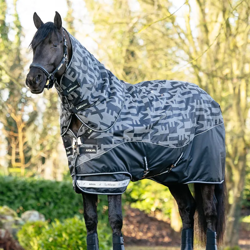 LeMieux Arika 600D Reflective Detachable Neck 0g Turnout Rug - Black-2