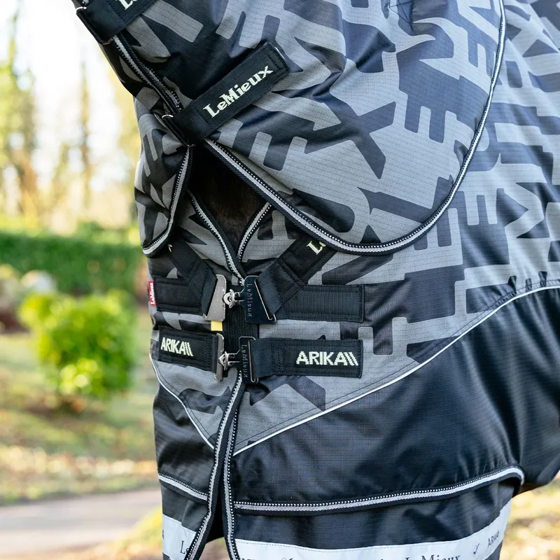 LeMieux Arika 600D Reflective Detachable Neck 100g Turnout Rug - Black-7