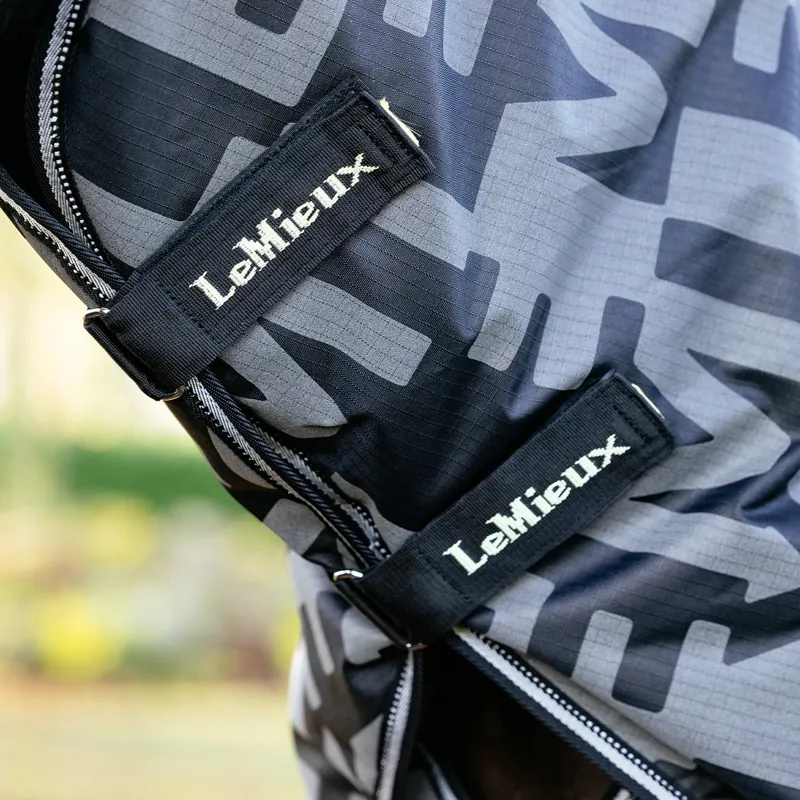 LeMieux Arika 600D Reflective Detachable Neck 0g Turnout Rug - Black-7