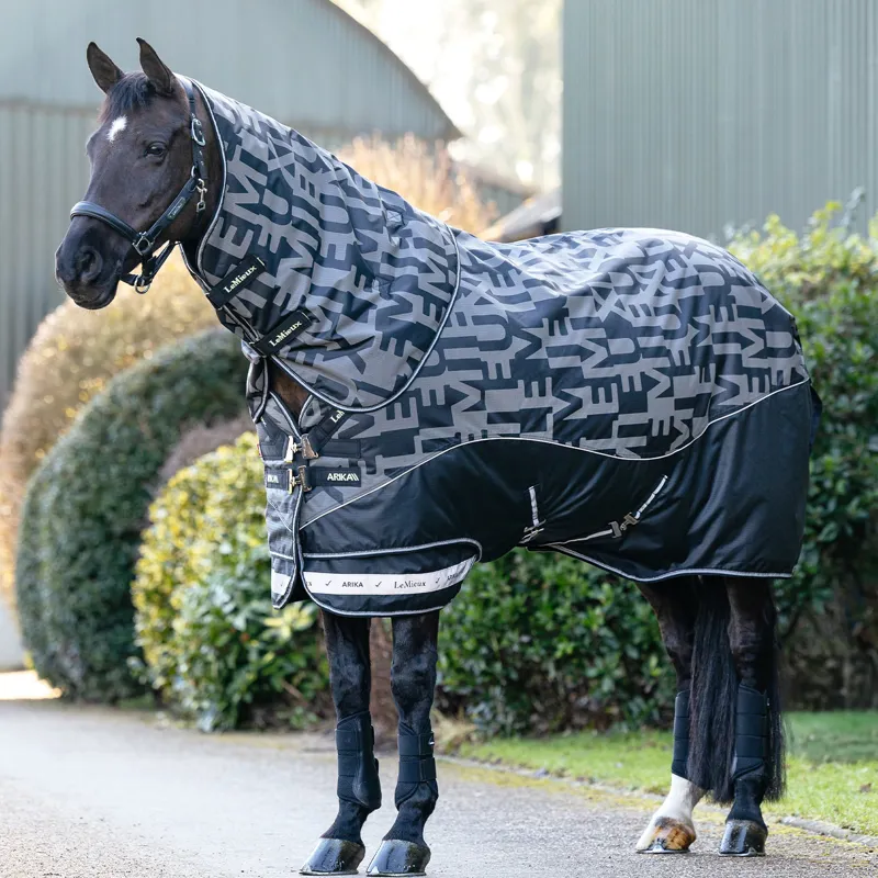 LeMieux Arika 600D Reflective Detachable Neck 0g Turnout Rug - Black