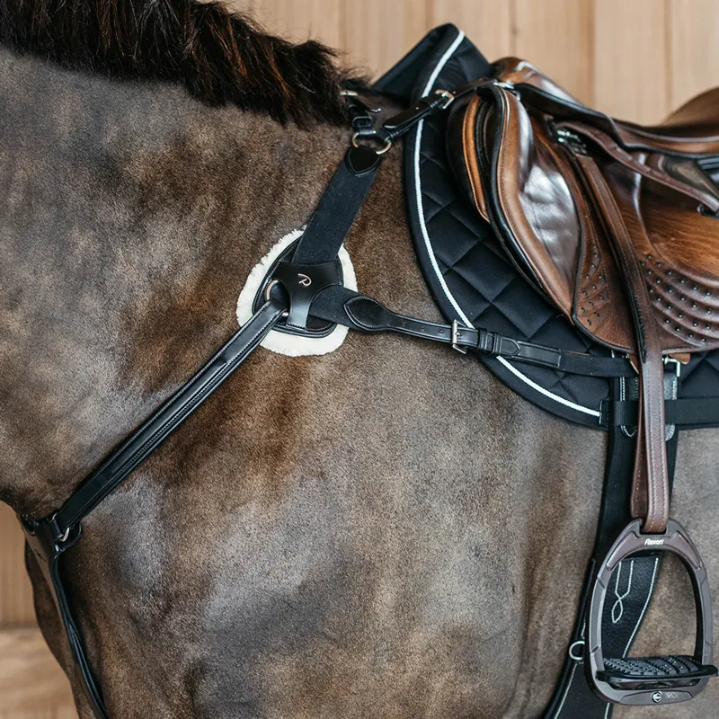 Dy'on New English 5-Point Elastic Breastplate - Black